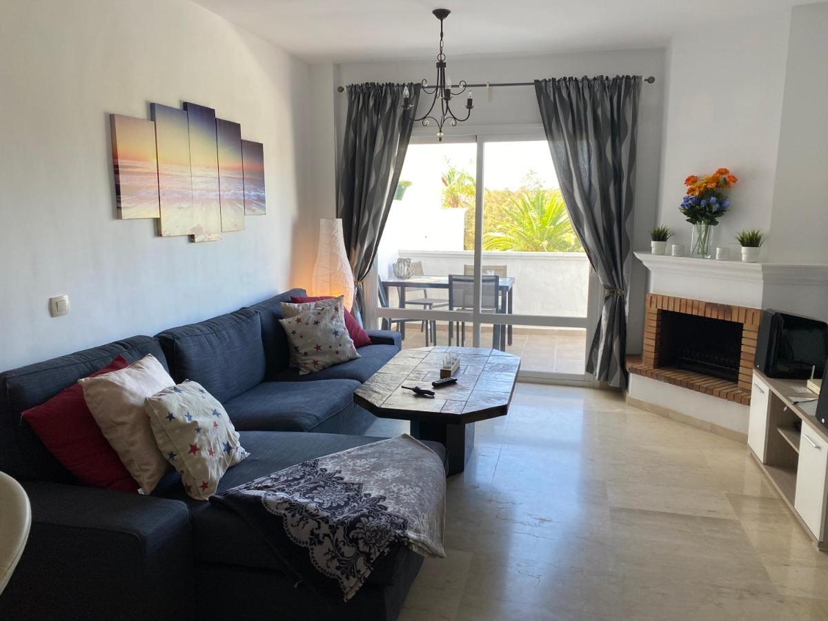 Bahia De Casares Apartment Estepona Exterior photo